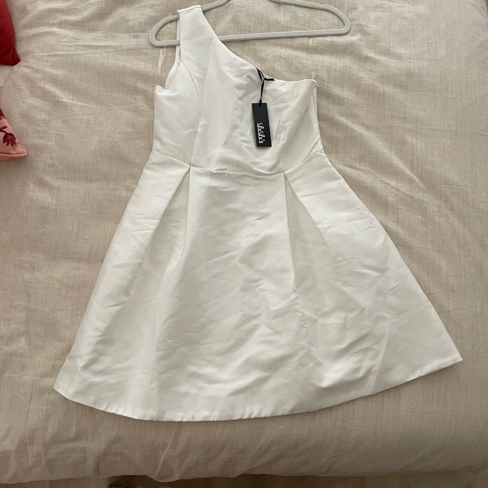 White bridal one shoulder dress